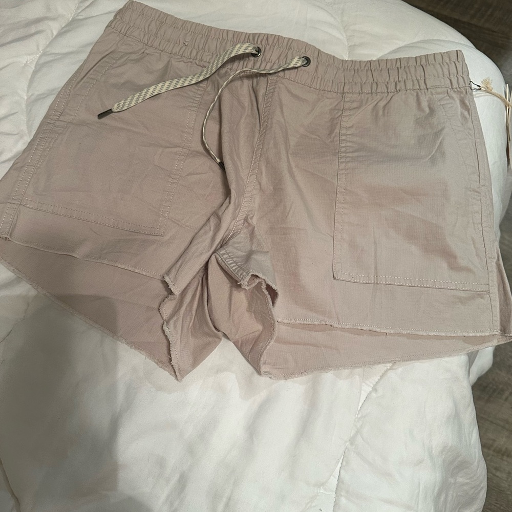 Vuori Women's Tan Vintage Ripstop Short